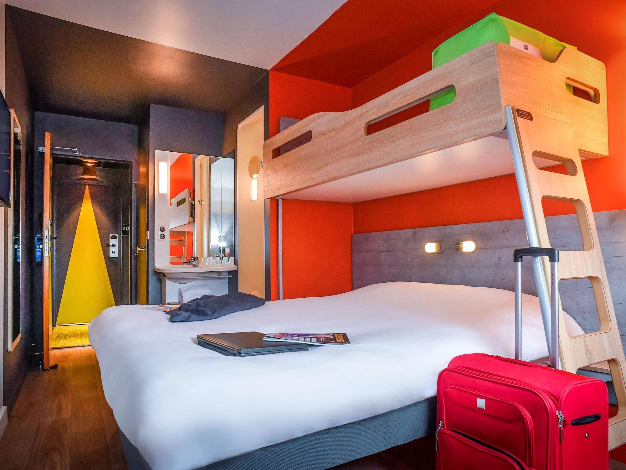 Ibis Budget Coutances Exterior photo